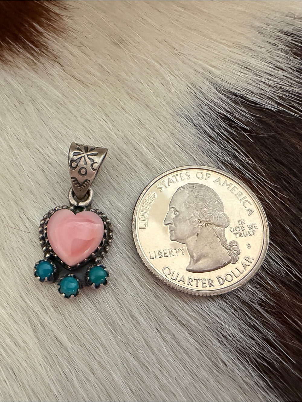 ❤️ Pink Conch Heart & Kingman Turquoise 3-Stone Sterling Silver Pendant - Picture 3 of 12